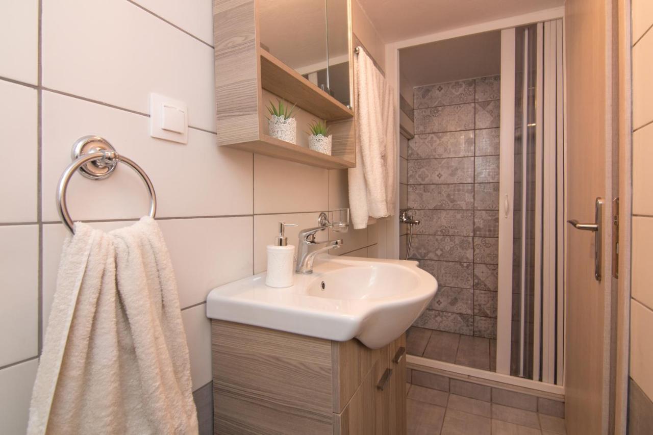 Loft Renovated Flat 5' From The Old Town Corfu Apartment Corfu  ภายนอก รูปภาพ